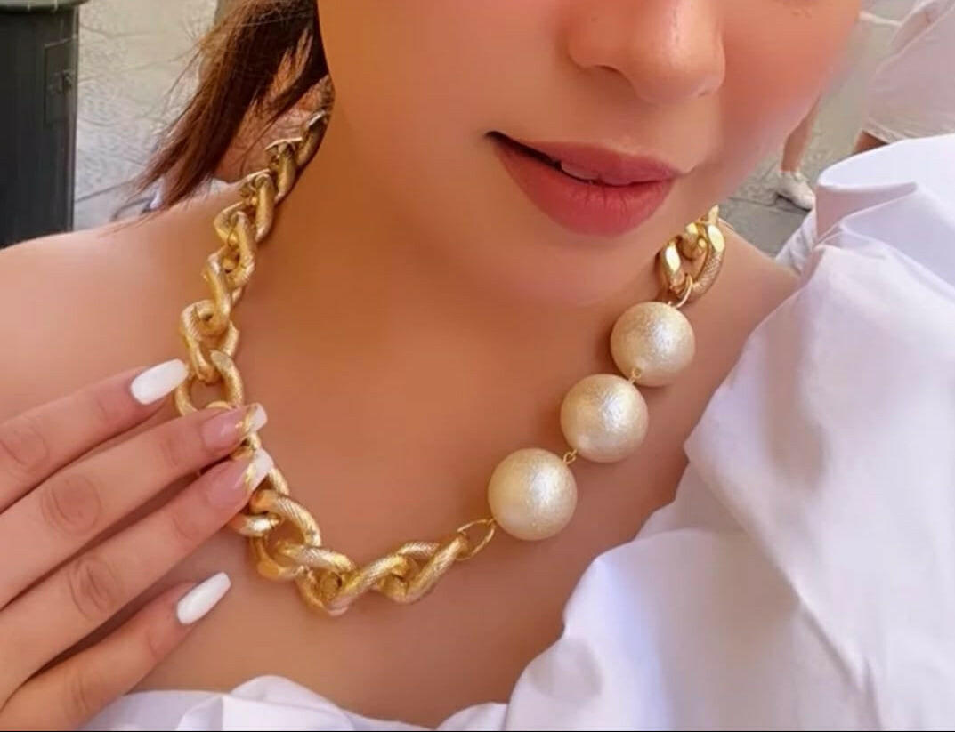 Pearl Gold chain Neck Piece