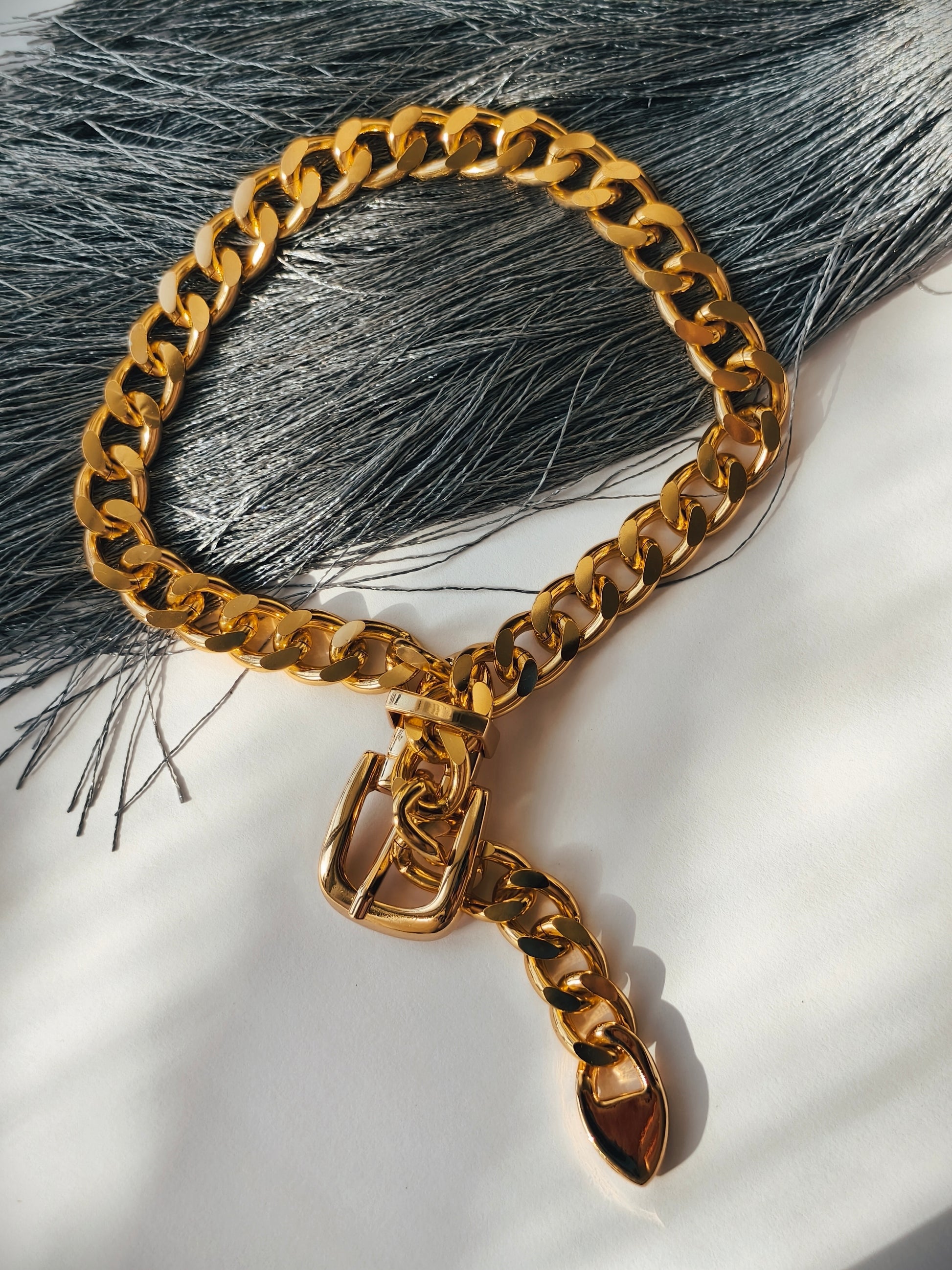 Midnight Bond Choker - Gold.