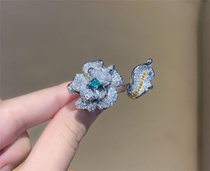 Emerald Bloom & Golden Vein Ring