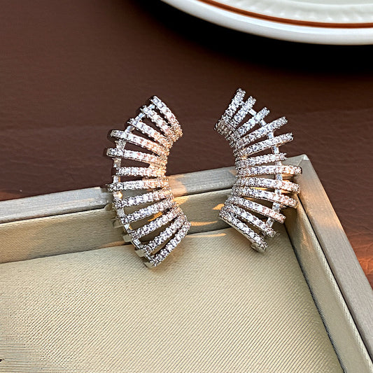 Silver ear stud and hugger